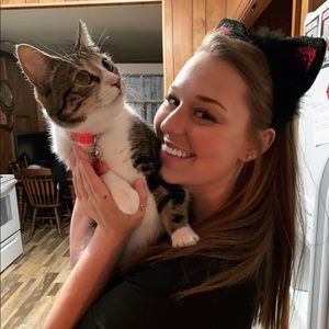 Meet your Posher, Rebecca